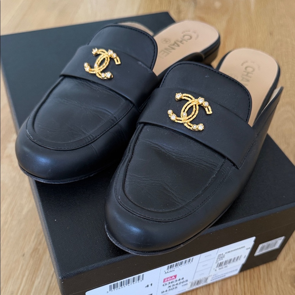 CHANEL Black Leather CC Logo Backless Mules